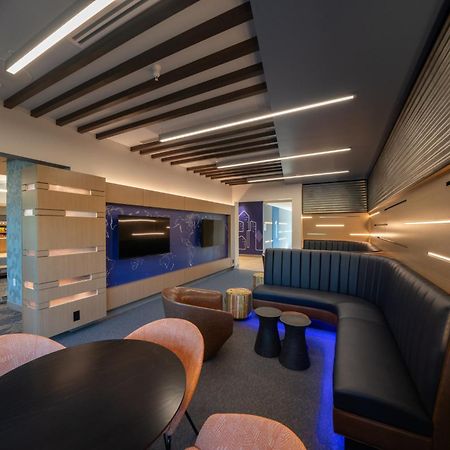 Holiday Inn Express & Suites Fort Walton Beach - Eglin Area By Ihg Екстериор снимка