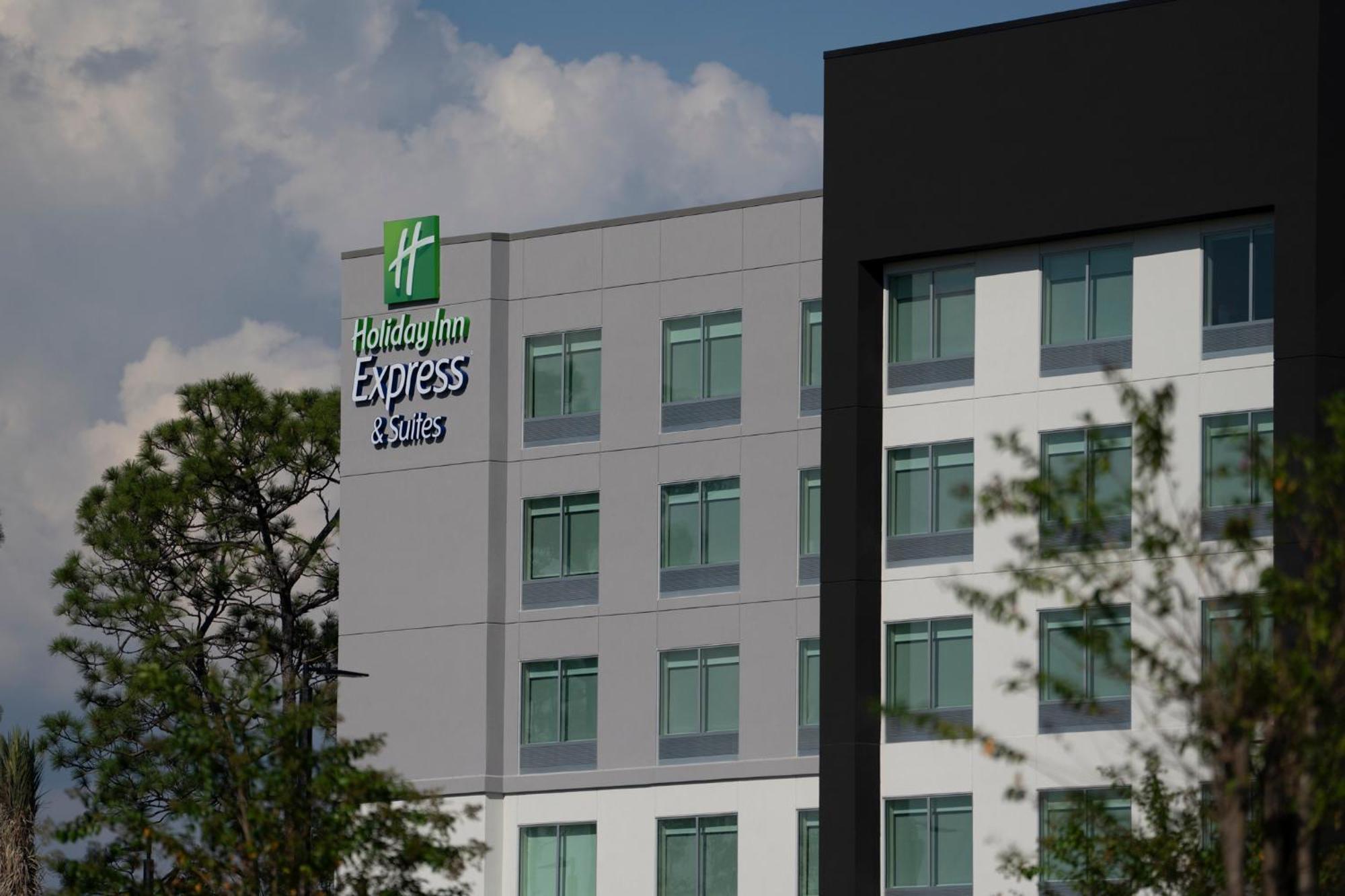 Holiday Inn Express & Suites Fort Walton Beach - Eglin Area By Ihg Екстериор снимка