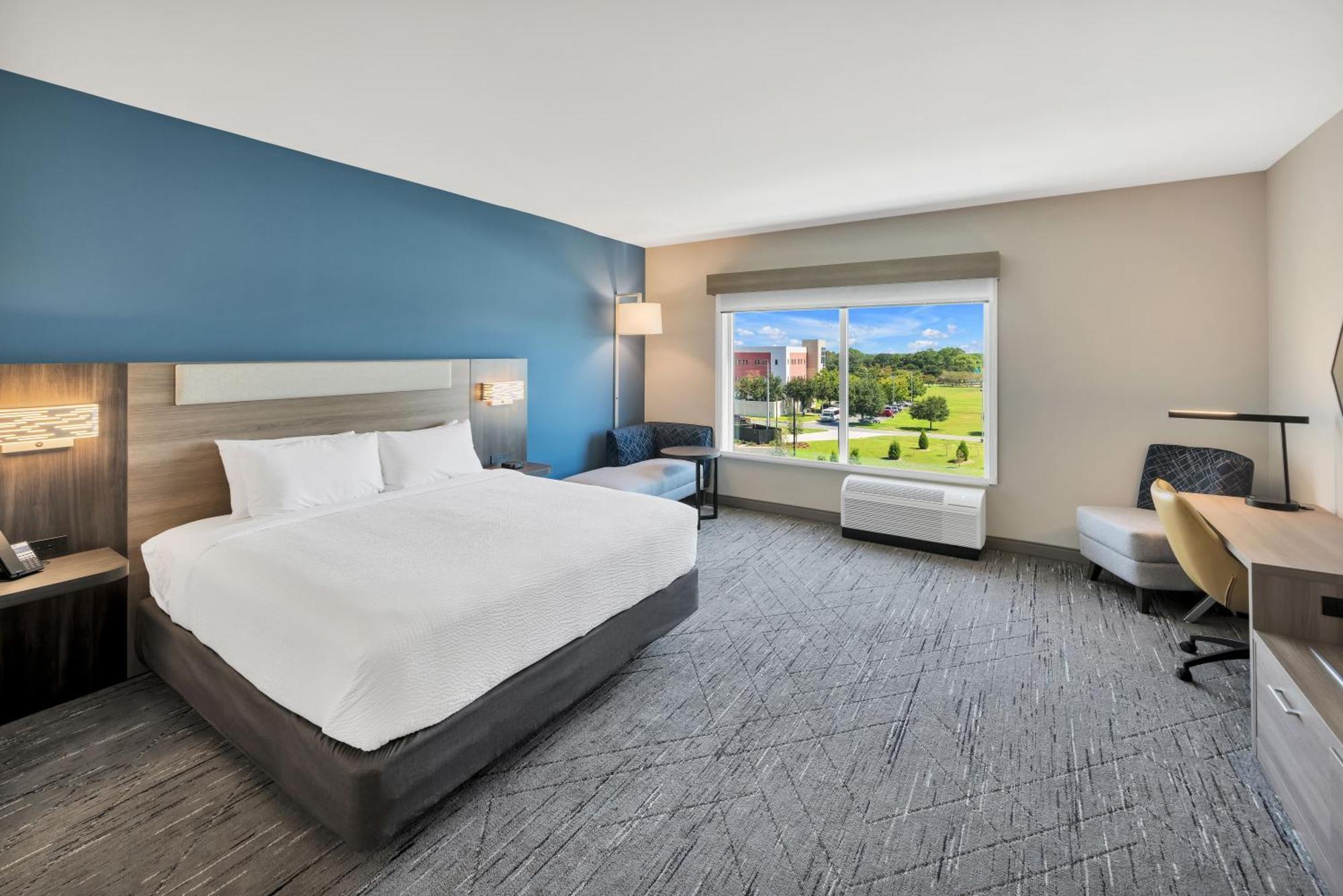 Holiday Inn Express & Suites Fort Walton Beach - Eglin Area By Ihg Екстериор снимка